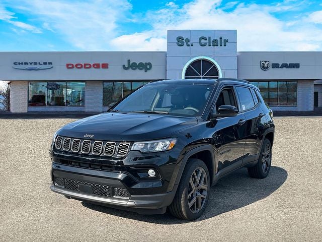 2026 Jeep Compass COMPASS LIMITED ALTITUDE 4X4 in Diamond Black Crystal Pearl-Coat Exterior Paint — front three-quarter view